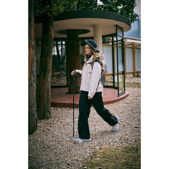 Stylish Women’s Quick-Dry Cargo Pants with Drawstrings - Perfect for Outdoors - Picture 4 of 6